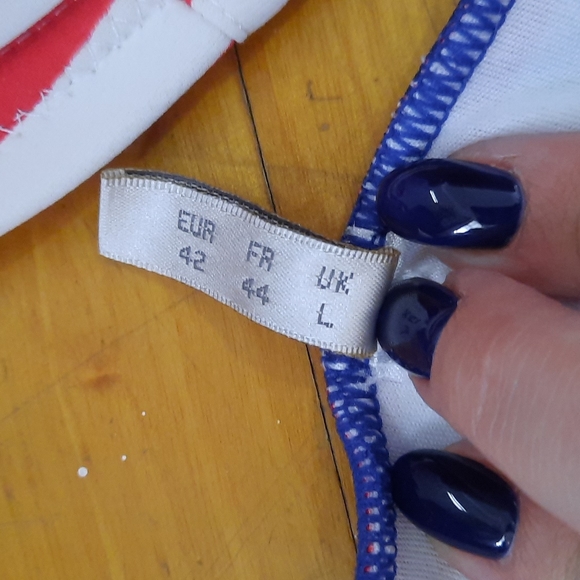 Bikini - Picture 2 of 3